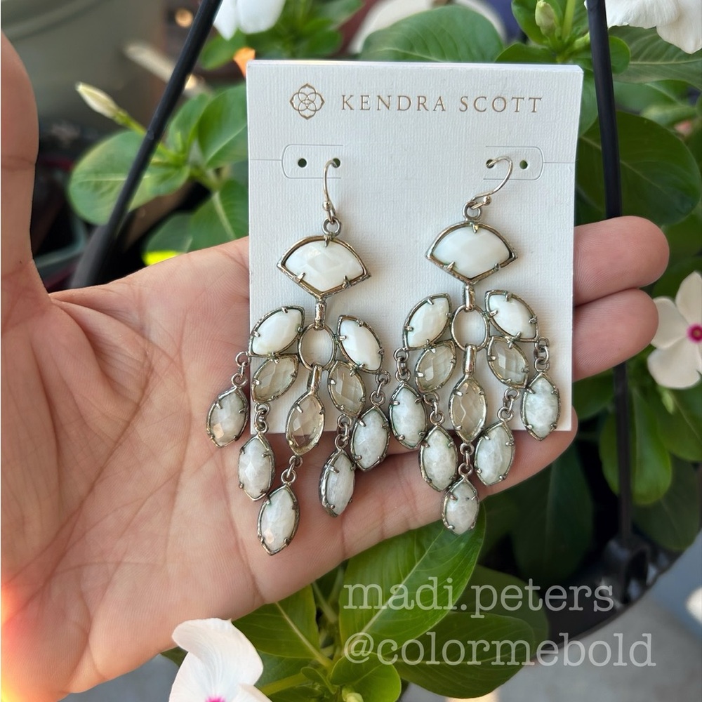 Kendra Scott Gwen Earrings in White and Crystal Quartz